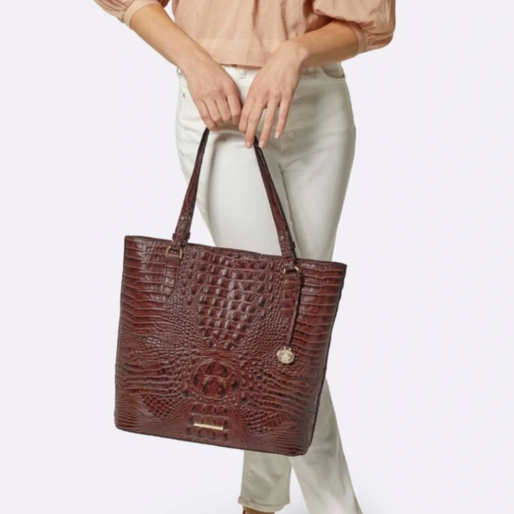 NWT BRAHMIN EZRA MELBOURNE CROC-EMBOSSED LOGO PRINT‎ LEATHER TOTE